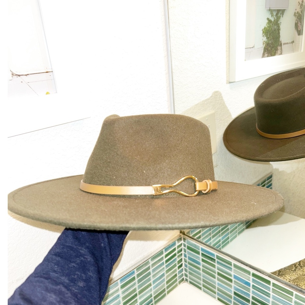 ANTHROPOLOGIE Wide Rimmed Felt Fedora Hat with Gold Hoop Hardware & Leather Band